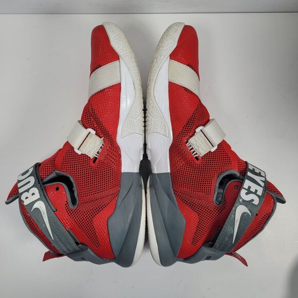 Nike Lebron Soldier IX 2015 Mens Ohio State Red Gray Shoes 749490-601 US Size 11 - Picture 2 of 10